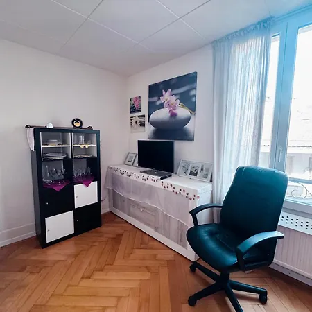 2 * Lausanne
